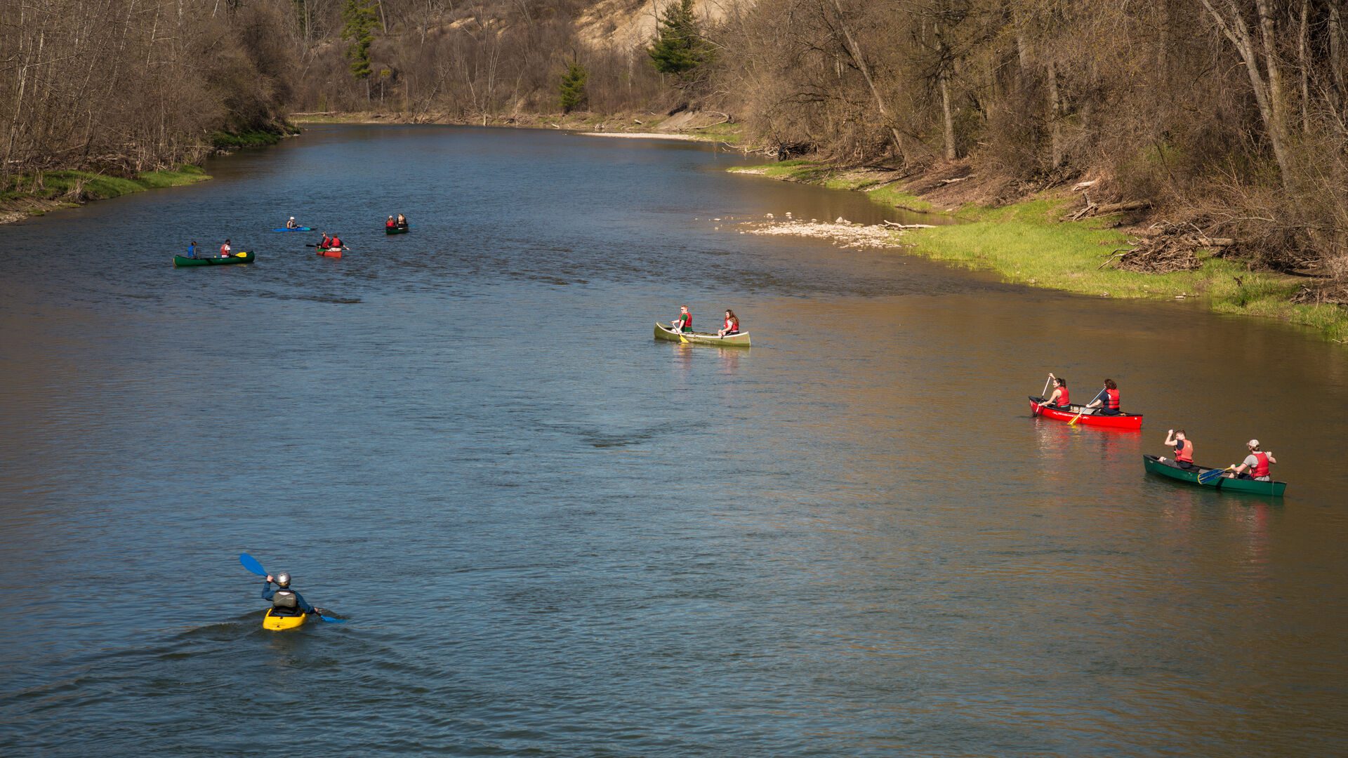 Houghton students canoeing on the Genesee River.