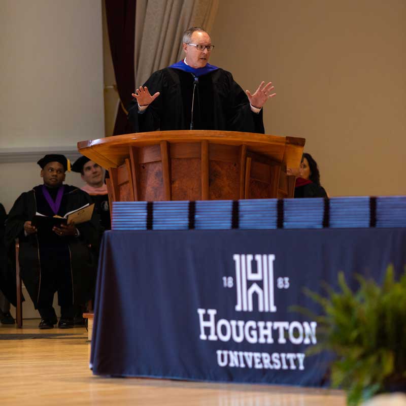 Jerry Gillis speaks at Houghton University's commencement ceremony