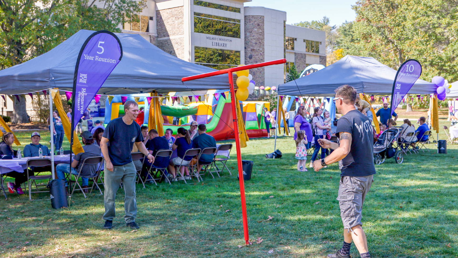 A group of reunion participants at Homecoming.