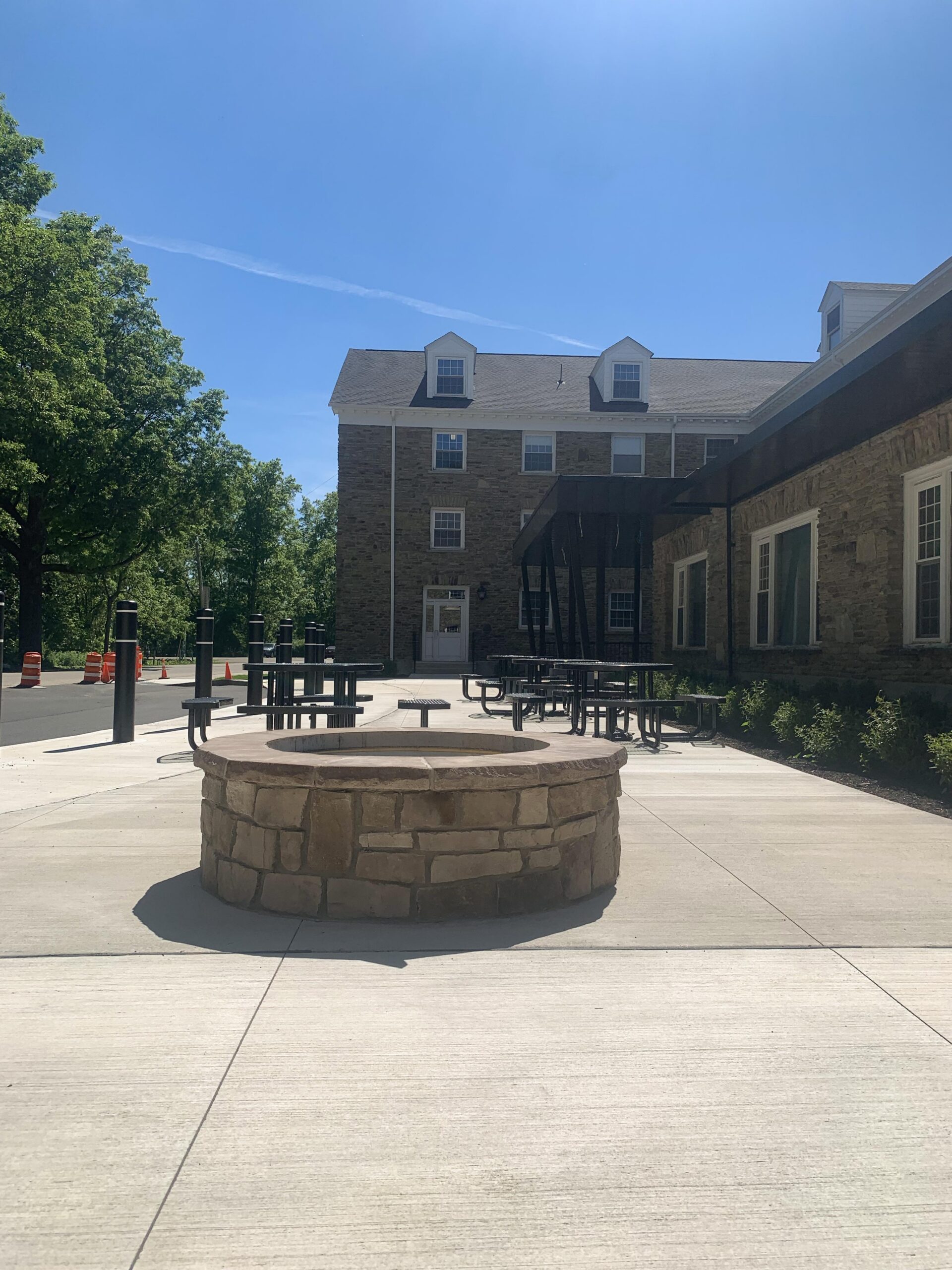 A photo of sastic courtyard